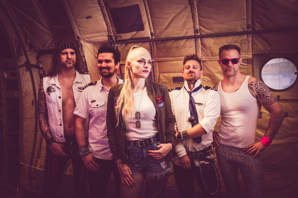 Glitter_Pilots_press_6